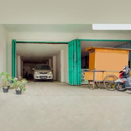 Vaccinated Staff - Spot On 3928 Terrace House Syariah Hotel Pondoktjing Dua Buitenkant foto