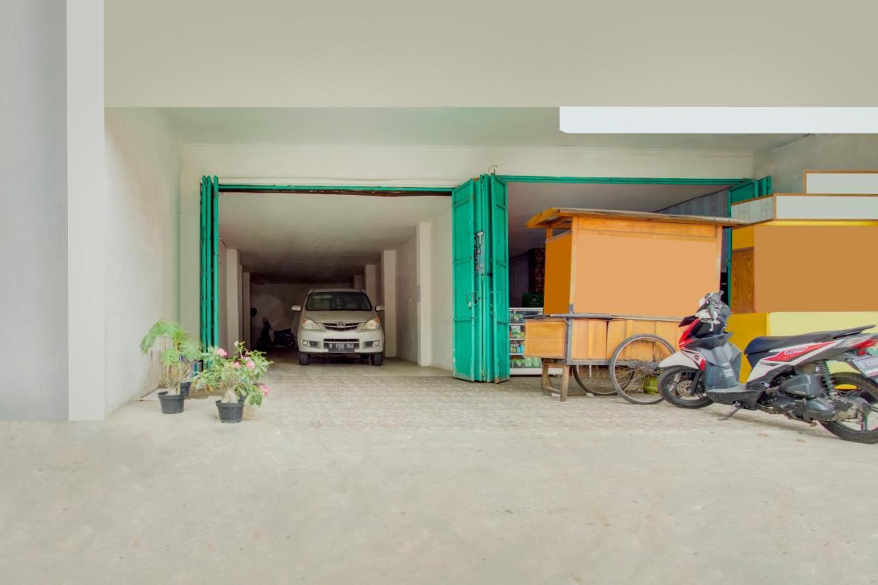 Vaccinated Staff - Spot On 3928 Terrace House Syariah Hotel Pondoktjing Dua Buitenkant foto