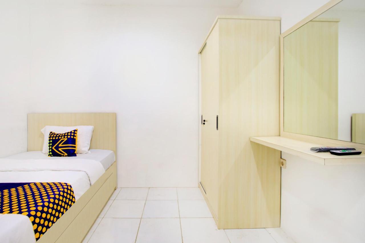Vaccinated Staff - Spot On 3928 Terrace House Syariah Hotel Pondoktjing Dua Buitenkant foto