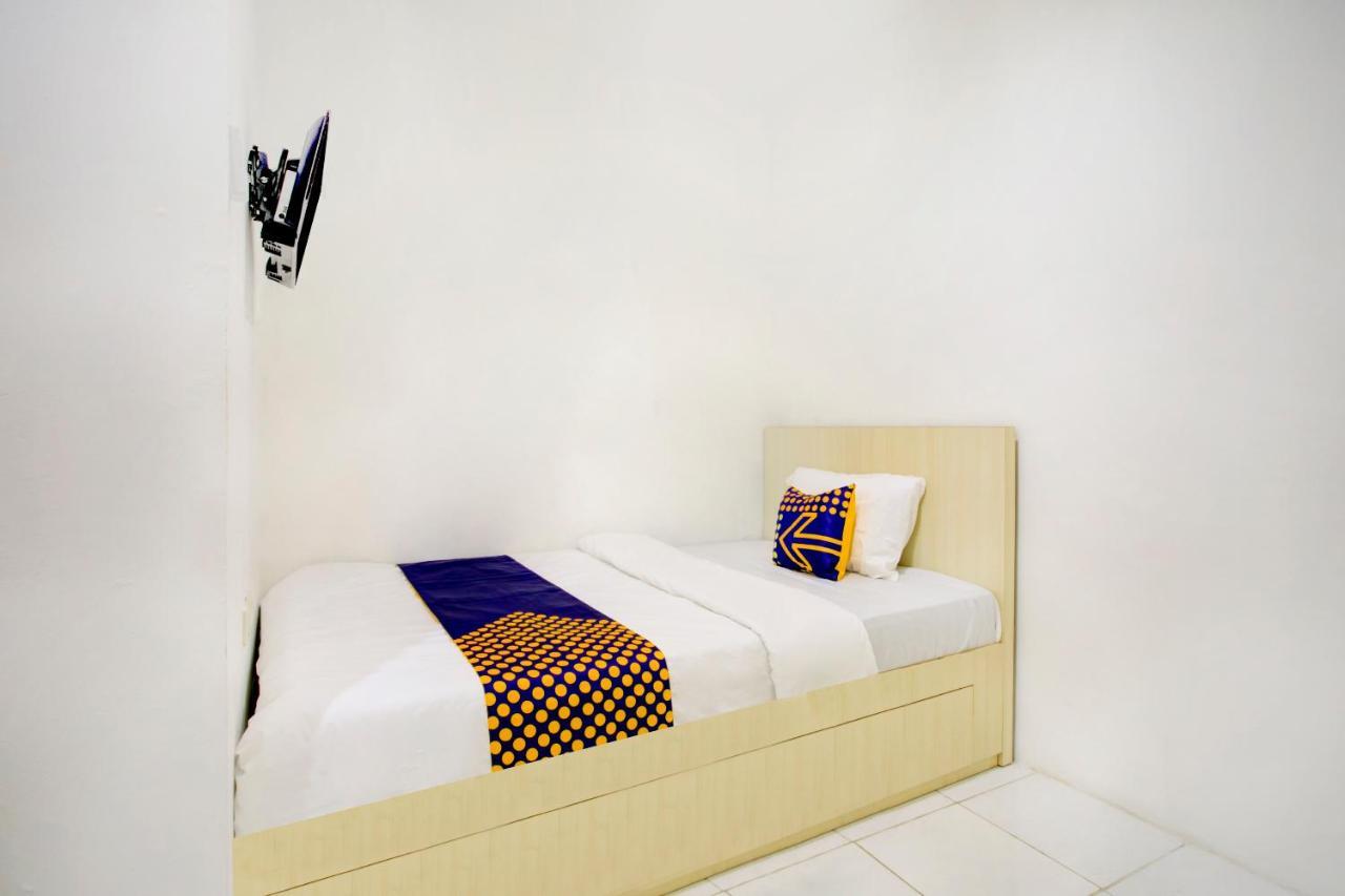 Vaccinated Staff - Spot On 3928 Terrace House Syariah Hotel Pondoktjing Dua Buitenkant foto